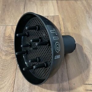 Excellent Condition TIGI Deep Finger Hair Diffuser with Expandable Connector